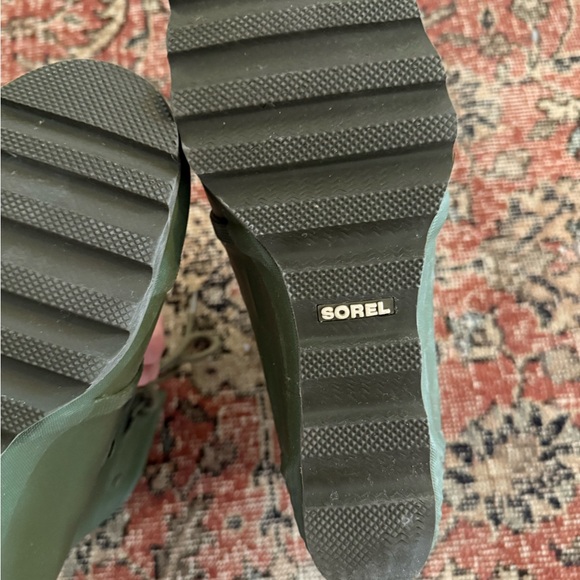 Sorel Green Waterproof Boots - Picture 6 of 8